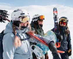 Skidåkning med vänner i Hemavans storslagna fjäll